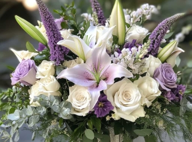 angiewais_A_serene_floral_arrangement angiewais_A_serene_floral_arrangement